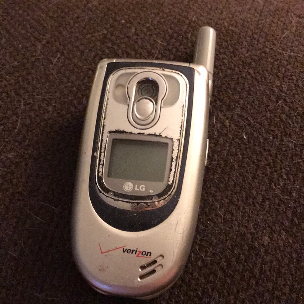 This flip cell phone